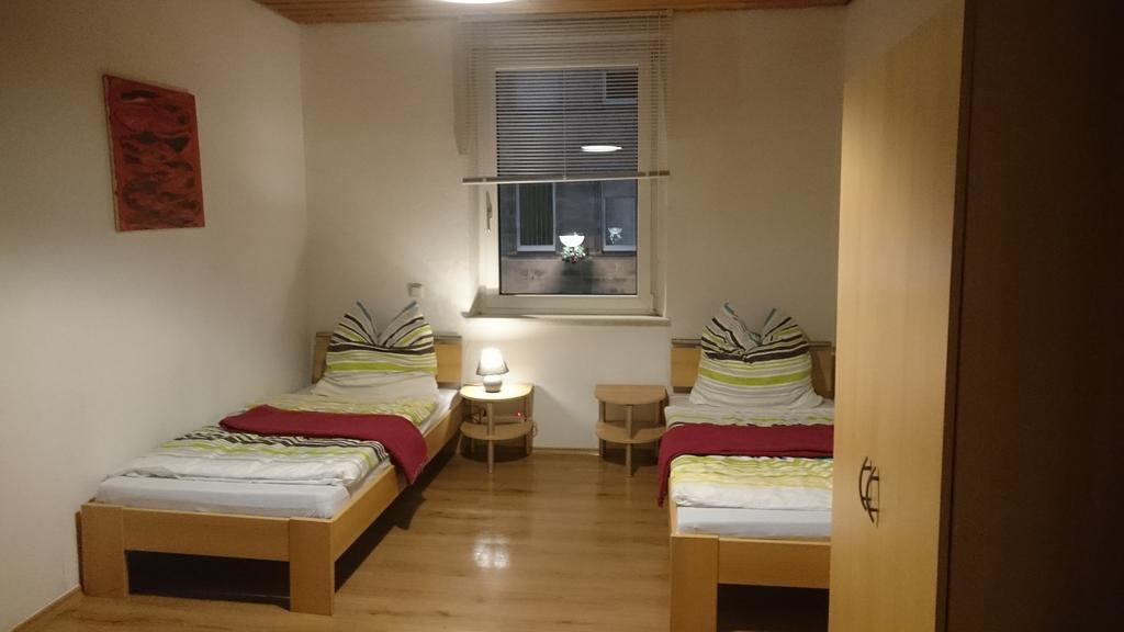 Privatzimmer Fuerth Zentrum Exterior foto
